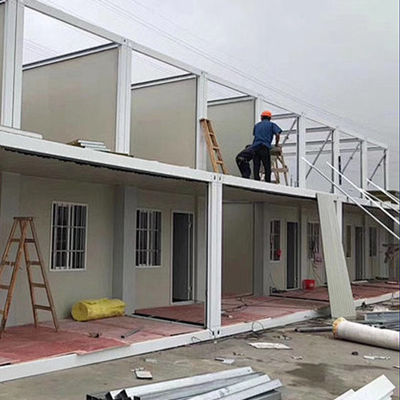 The prefabricated mobile house with a continuous layout of the inner corridor and flexible space division, featuring strong rock wool insulation and fire resistance